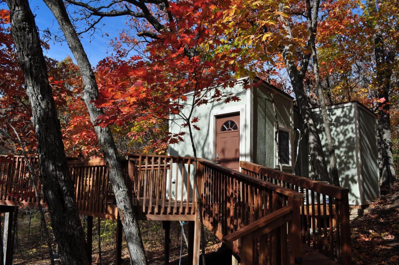 Seven Oaks - Treehouse With Deck Vila Lenexa Exterior foto