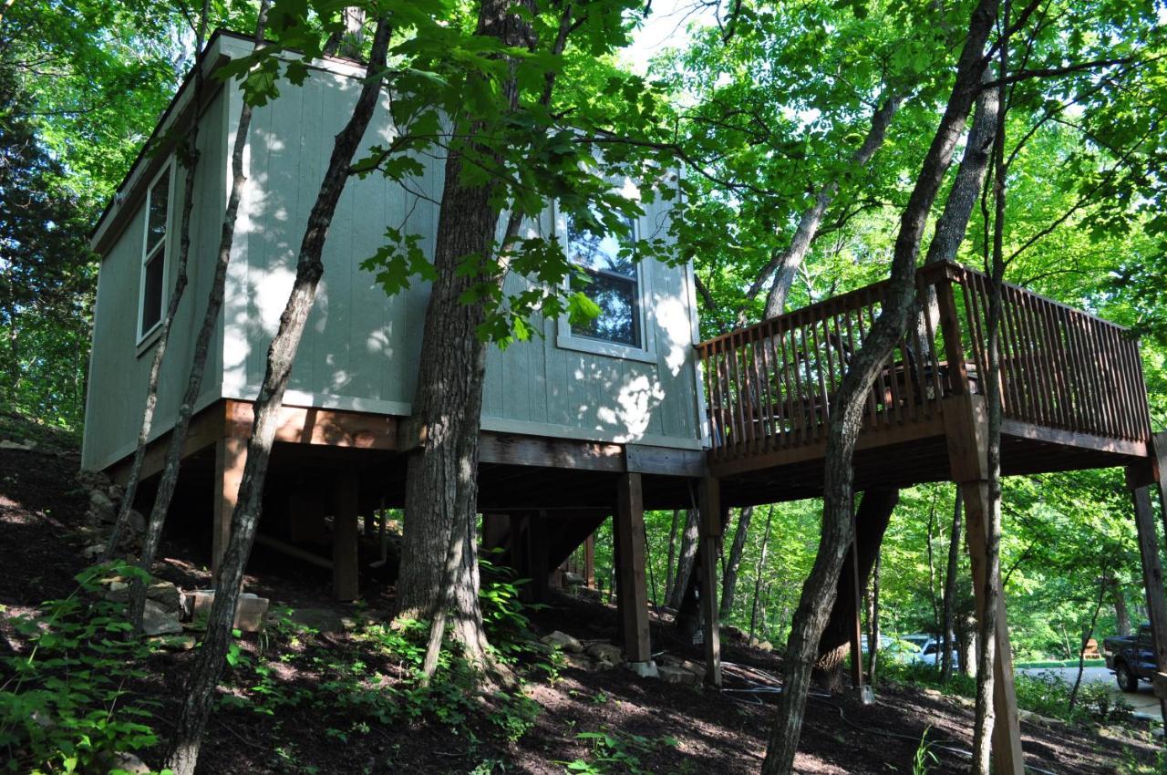 Seven Oaks - Treehouse With Deck Vila Lenexa Exterior foto